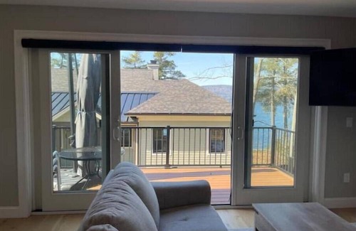 Fort Ann Haus | Lake front guest house!