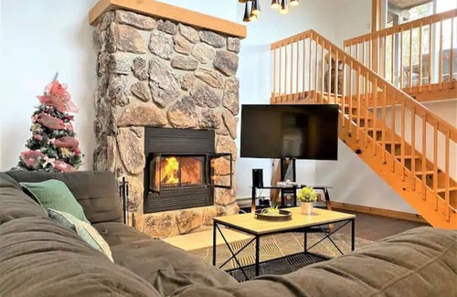 Sainte-Lucie-des-Laurentides Skihütte | Le Alesund, Spa Privé + Plage Avec Embarcations
