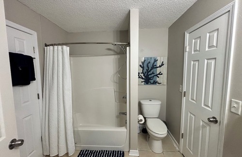 Niceville Haus | Your Cozy Retreat in the Heart of Niceville - Minutes from White Sandy Beaches!