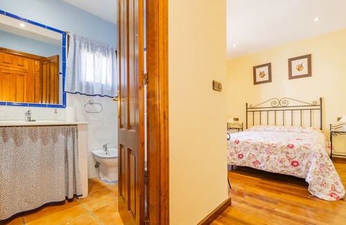 Zafarraya Hütte | Cubo's La Casa de Tita Elvira Family 16 PAX / community pool / adapted bathroom / free wifi