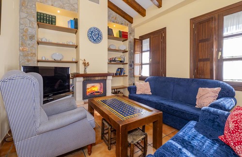 Zafarraya Hütte | Cubo's La Casa de Tita Elvira Family 16 PAX / community pool / adapted bathroom / free wifi