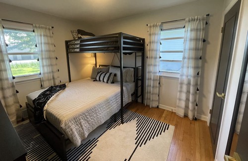 East Syracuse Haus | Private Home in the heart of East Syracuse