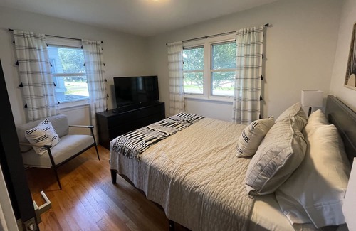 East Syracuse Haus | Private Home in the heart of East Syracuse