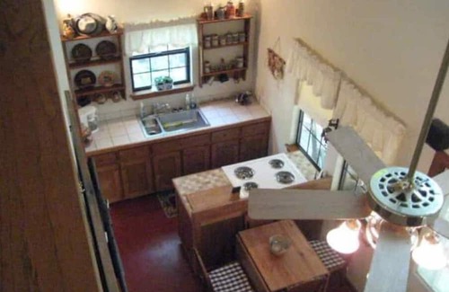 Martindale Hütte | Hill Country Getaway on the San Marcos River w/ 200 ft of private river access.