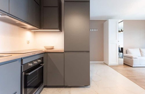 Czyzyny Wohnung | Modern Apartment I Smart TV I Parking I Working Desk