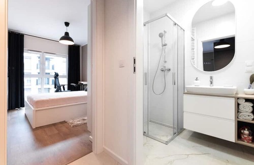 Czyzyny Wohnung | Modern Apartment I Smart TV I Parking I Working Desk