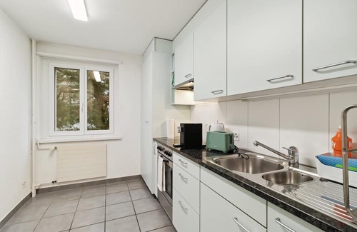 Wiedikon Wohnung | Small Apartment just 17 Mins from Zurich Center