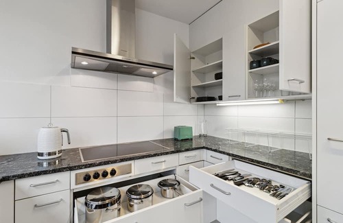 Wiedikon Wohnung | Bright and Cozy APT `17 min away in the center