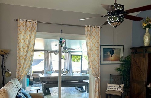 Boyette Springs Haus | Beautiful 40 ft Pool/Spa Home with Private Gym & Dedicated Office on Lake