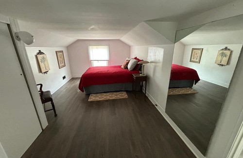 Saginaw Haus | The One Eared Rabbit-entire home in Saginaw