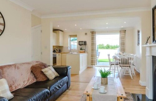 Kirby Misperton Haus | The Cosy Haven w/hottub near Flamingo Land