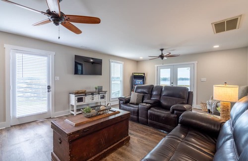 Centre Haus | Sunset Paradise on Weiss Lake