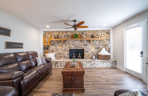 Centre Haus | Sunset Paradise on Weiss Lake