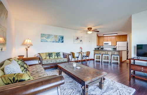 Hollywood Eigentumswohnung | Oxnard Condo w/ Community Pool + View of Marina!