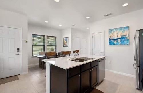Manor Haus | Amenities of Austin minutes from Austin Bergstrom!