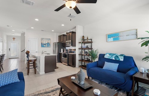 Manor Haus | Amenities of Austin minutes from Austin Bergstrom!