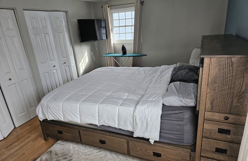 Lancaster Haus | Clean Whole House With Hot Tub 15 Minutes to Anywhere in Buffalo