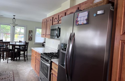 Elk Rapids Hütte | New - Cute Elk Rapids Cottage - close to Horse Show.