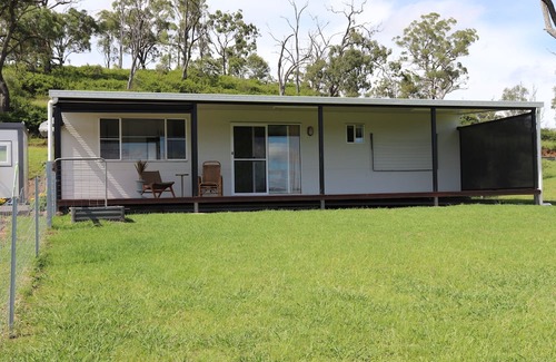Cranley Kabine | Cosy Farm Stay. Minutes from Toowoomba Bypass