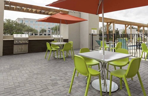 West Palm Beach Haus | West Palm Beach Gateway: 2 Bright Suites with Free Breakfast, Parking & Laundry