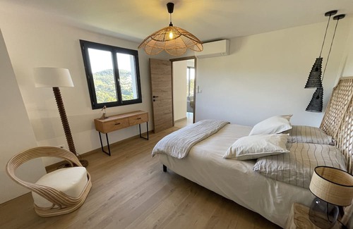 Molini Haus | Grande Villa Familiale, 8 Chambres, à 3 Minutes de la Plage et Commodités