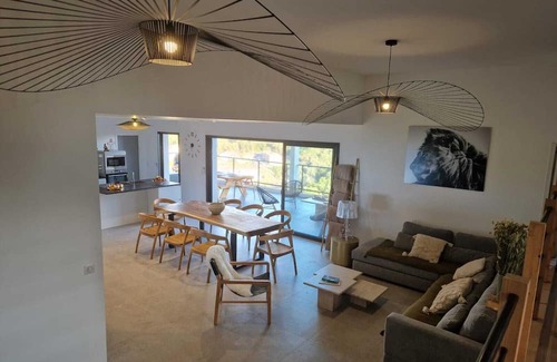 Molini Haus | Grande Villa Familiale, 8 Chambres, à 3 Minutes de la Plage et Commodités