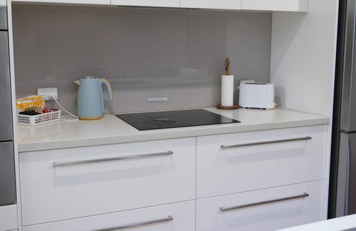 Caringbah South Haus | Luxury 2 story home in Yowie Bay. Close to Sydney CBD & Cronulla Beach