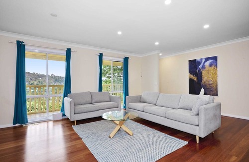 Upper Ferntree Gully Haus | Spacious 3BR Family Haven in Upper Ferntree Gully