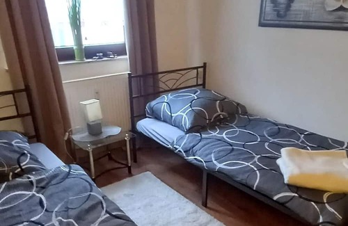 Rugendorf Wohnung | Gemütliche neu Renovierte 80 m2 Ferienwohnung, Auch für Monteure