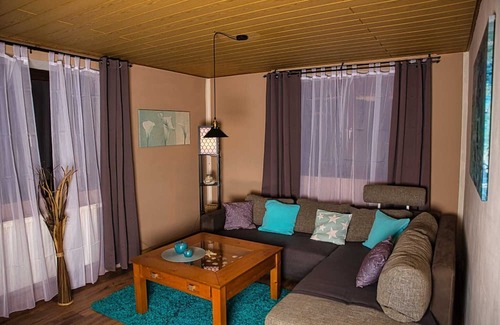 Rugendorf Wohnung | Gemütliche neu Renovierte 80 m2 Ferienwohnung, Auch für Monteure