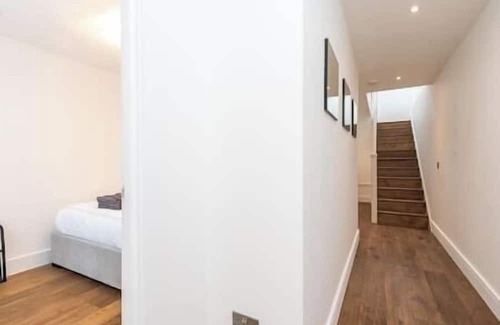 Frognal and Fitzjohns Haus | Fabulous House in Hampstead (FAV41)