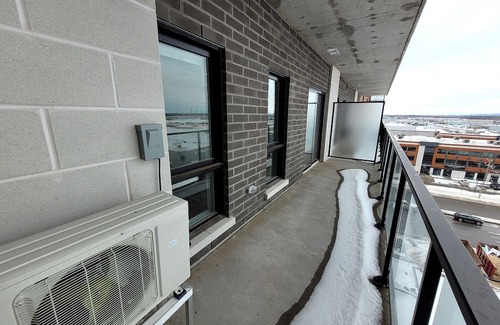 Fabreville Wohnung | Corporate Stays -Relax & unwind with 1BR exclusive amenities with Rooftop Access