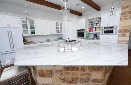 Boerne Haus | Texas Eclipse Pool party