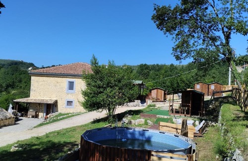 Arpino Sonstige | Spacious double room in an ancient farmhouse with exposed beams and 19th century stone equipped with