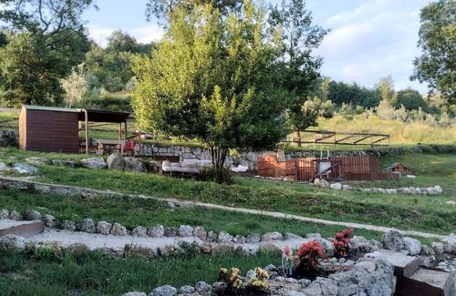 Arpino Haus | 12 m2 tent equipped with a comfortable French double bed, with an internal space to relax in. The ex