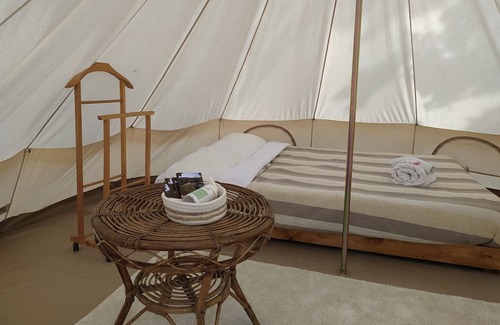 Arpino Haus | 12 m2 tent equipped with a comfortable French double bed, with an internal space to relax in. The ex