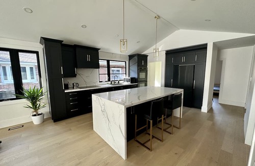 Hamilton Haus | Entire home in Dundas