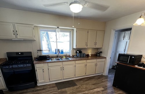 Fairfield Haus | Park view 2-bedroom home with outdoor dining and high speed WiFi in Fairfield