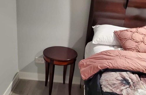 West Pullman Haus | Cozy 1-bedroom house in charming Chicago with WiFi, AC