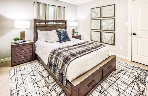 Pilot Point Haus | Liberty House in Pilot Point -- A cozy vibe & 10 minutes from Ray Roberts Lake.