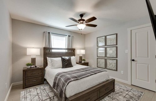 Pilot Point Haus | Liberty House in Pilot Point -- A cozy vibe & 10 minutes from Ray Roberts Lake.