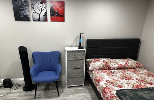East Massapequa Haus | Cozy Studio in terrific Massapequa with AC, WiFi