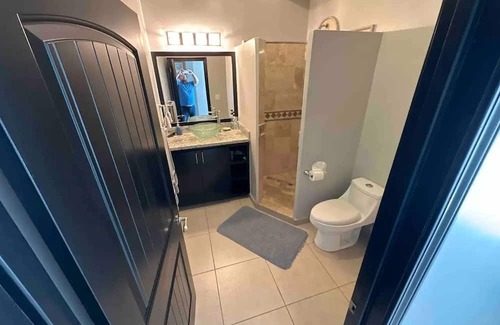 Bella Vista Haus | Experience Coastal Bliss: Stunning Beach Views, Rooftop Fun, Prime Tourist Hub!!