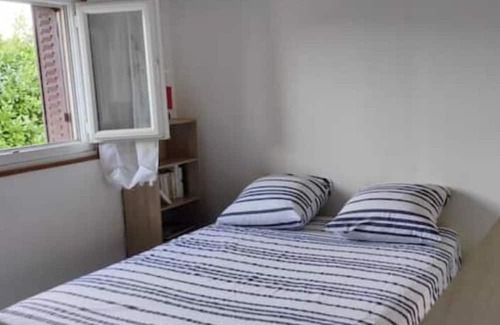Miplaine Wohnung | 2 Pièces Avec Jardinet Proche Eurexpo et Stade
