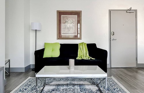 Downtown Springfield Wohnung | Sleepover: Eclectic 1BD/1BA- Downtown Springfield