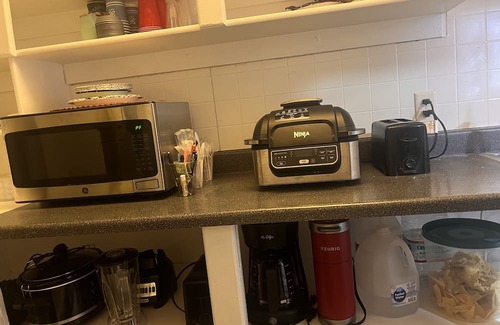 Milford Haus | Large fully furnished corporate housing. Centrally located, plenty of parking.