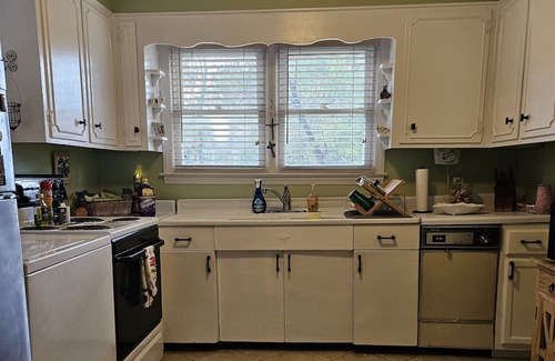 Forest Hills Hütte | Cozy 2-bedroom cottage with WiFi, AC just a mile from the Augusta National