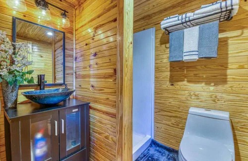 Rogersville Haus | 238) Perfect for couples!