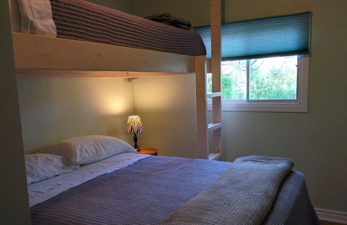 Port Albert Hütte | Lake Street Cottage in Port Albert is ideal for a quiet, relaxing vacation.