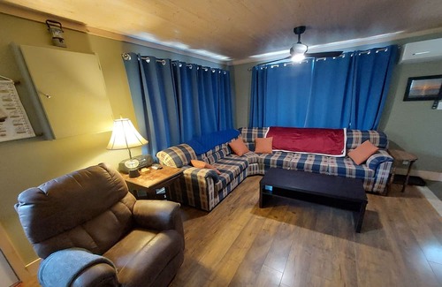 Port Albert Hütte | Lake Street Cottage in Port Albert is ideal for a quiet, relaxing vacation.